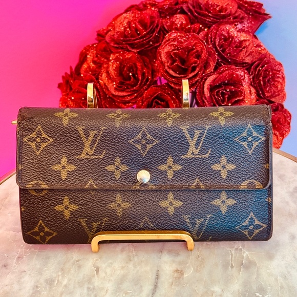 Louis Vuitton Monogram Brown Clutch - Picture 14 of 16